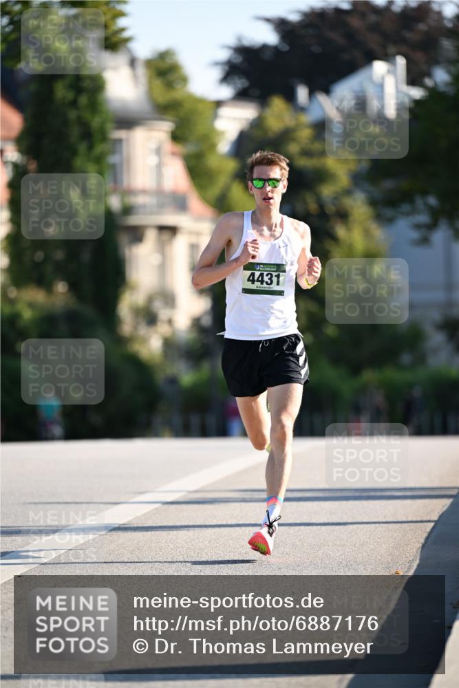 01.09.2024 - BARMER Alsterlauf Dr. Thomas Lammeyer http://msf.ph/oto/6887176 01.09.2024 09:18:47 Laufen 4431 meine-sportfotos.de