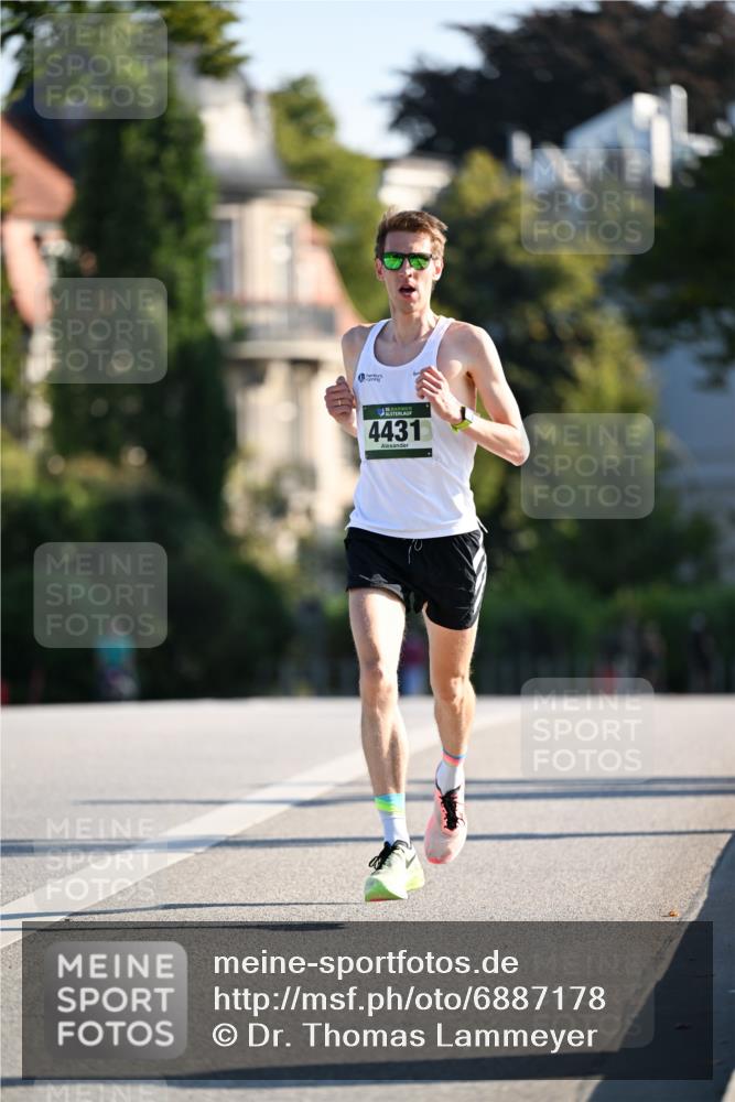 01.09.2024 - BARMER Alsterlauf Dr. Thomas Lammeyer http://msf.ph/oto/6887178 01.09.2024 09:18:47 Laufen 4431 meine-sportfotos.de