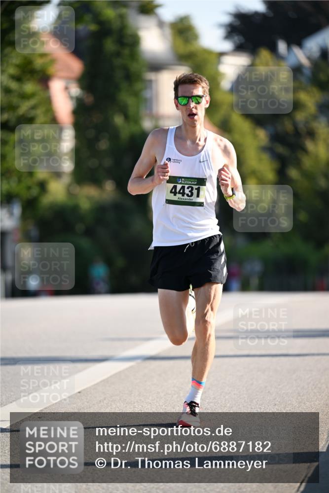 01.09.2024 - BARMER Alsterlauf Dr. Thomas Lammeyer http://msf.ph/oto/6887182 01.09.2024 09:18:48 Laufen 135, 4431 meine-sportfotos.de