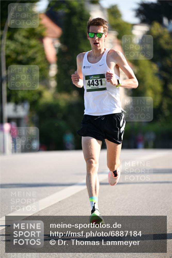 01.09.2024 - BARMER Alsterlauf Dr. Thomas Lammeyer http://msf.ph/oto/6887184 01.09.2024 09:18:48 Laufen 4431 meine-sportfotos.de