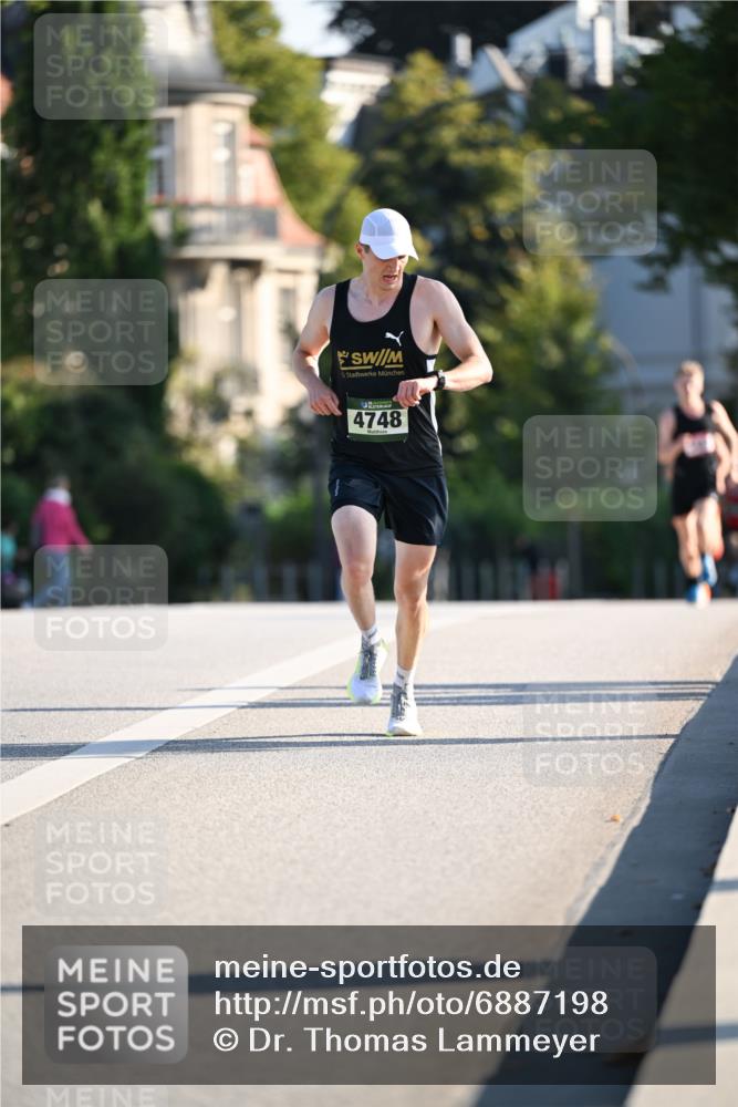 01.09.2024 - BARMER Alsterlauf Dr. Thomas Lammeyer http://msf.ph/oto/6887198 01.09.2024 09:18:56 Laufen 4748 meine-sportfotos.de