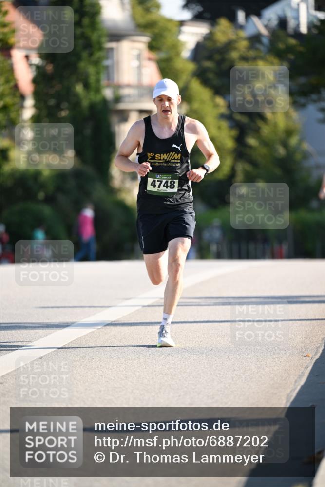 01.09.2024 - BARMER Alsterlauf Dr. Thomas Lammeyer http://msf.ph/oto/6887202 01.09.2024 09:18:57 Laufen 4748 meine-sportfotos.de