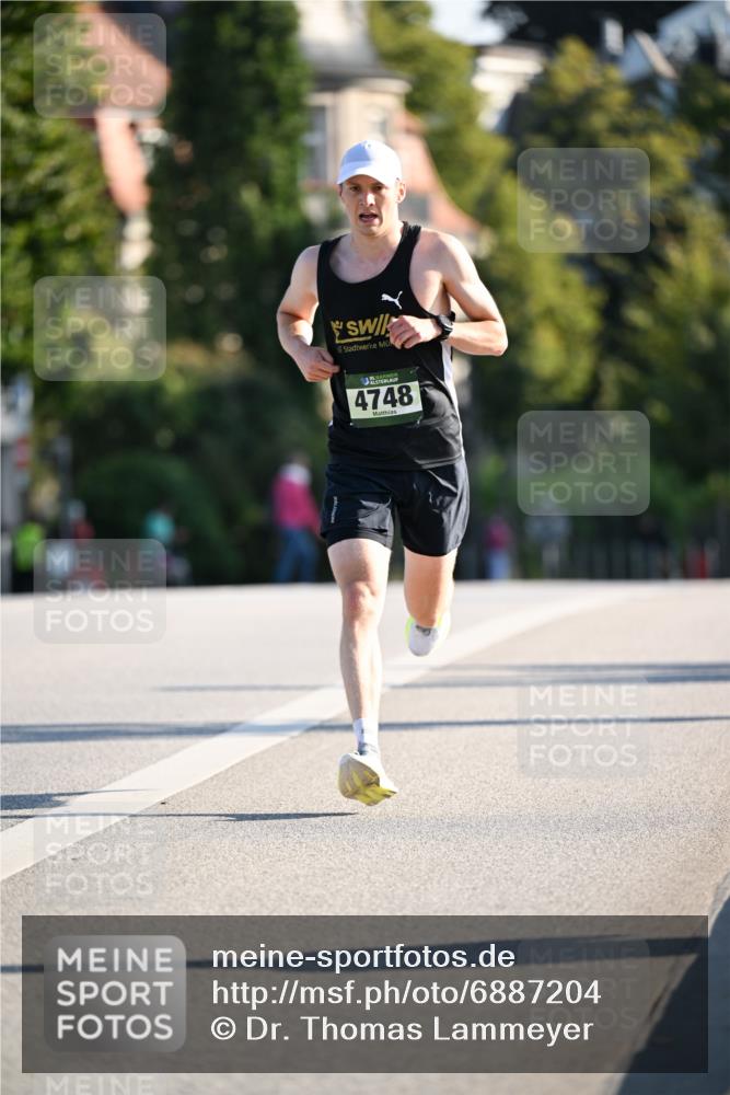 01.09.2024 - BARMER Alsterlauf Dr. Thomas Lammeyer http://msf.ph/oto/6887204 01.09.2024 09:18:57 Laufen 4748 meine-sportfotos.de