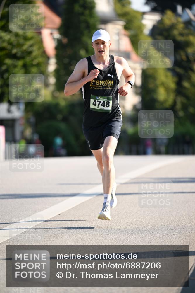 01.09.2024 - BARMER Alsterlauf Dr. Thomas Lammeyer http://msf.ph/oto/6887206 01.09.2024 09:18:57 Laufen 135, 4748 meine-sportfotos.de