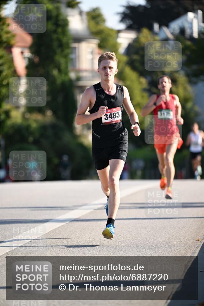 01.09.2024 - BARMER Alsterlauf Dr. Thomas Lammeyer http://msf.ph/oto/6887220 01.09.2024 09:19:02 Laufen 35, 10, 3483, 3176 meine-sportfotos.de