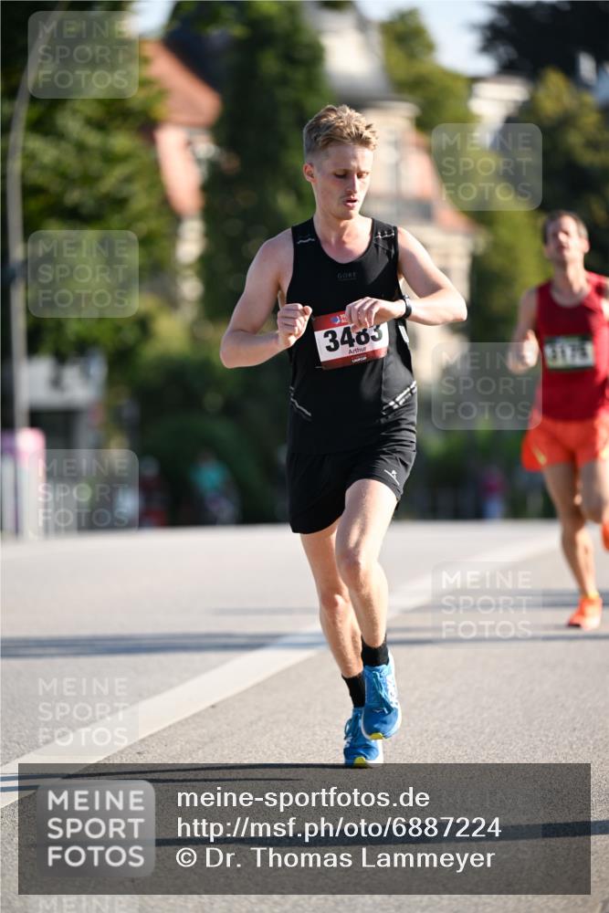01.09.2024 - BARMER Alsterlauf Dr. Thomas Lammeyer http://msf.ph/oto/6887224 01.09.2024 09:19:03 Laufen 3483, 3174 meine-sportfotos.de