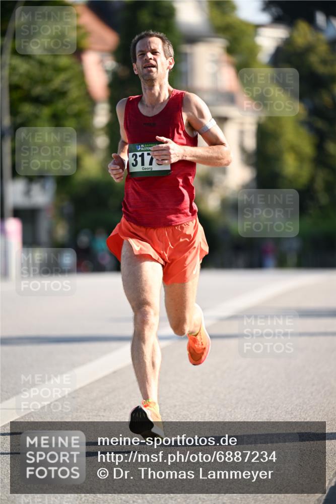 01.09.2024 - BARMER Alsterlauf Dr. Thomas Lammeyer http://msf.ph/oto/6887234 01.09.2024 09:19:05 Laufen 35, 317 meine-sportfotos.de