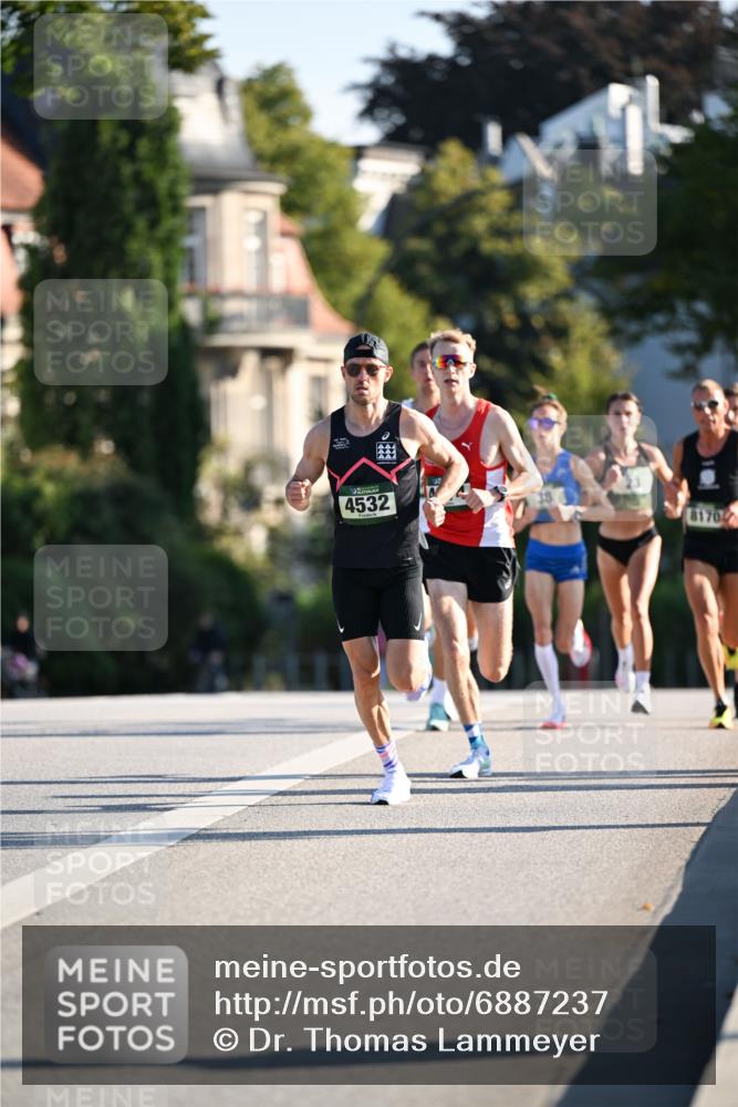 01.09.2024 - BARMER Alsterlauf Dr. Thomas Lammeyer http://msf.ph/oto/6887237 01.09.2024 09:19:08 Laufen 4532, 8170 meine-sportfotos.de