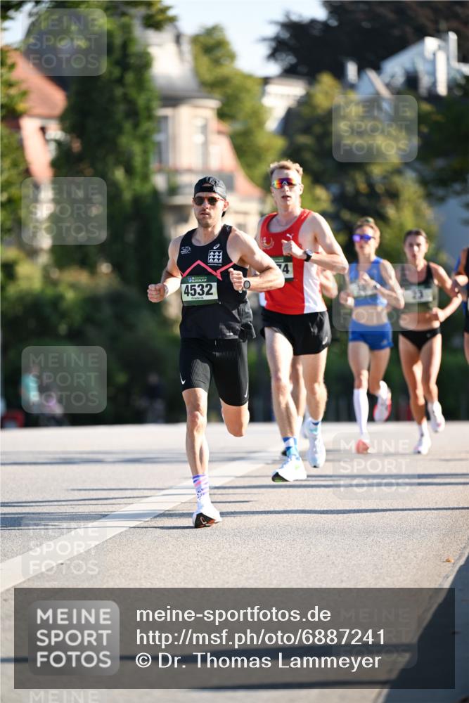 01.09.2024 - BARMER Alsterlauf Dr. Thomas Lammeyer http://msf.ph/oto/6887241 01.09.2024 09:19:08 Laufen 4532, 4, 23 meine-sportfotos.de