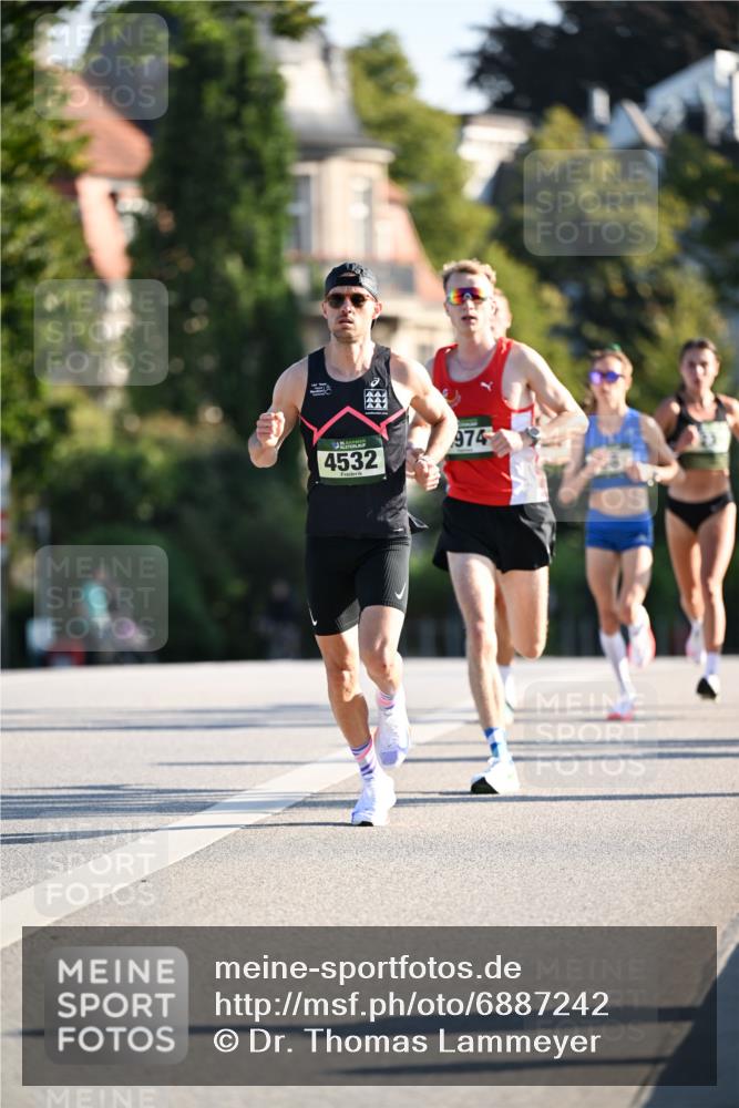 01.09.2024 - BARMER Alsterlauf Dr. Thomas Lammeyer http://msf.ph/oto/6887242 01.09.2024 09:19:09 Laufen 4532, 974 meine-sportfotos.de