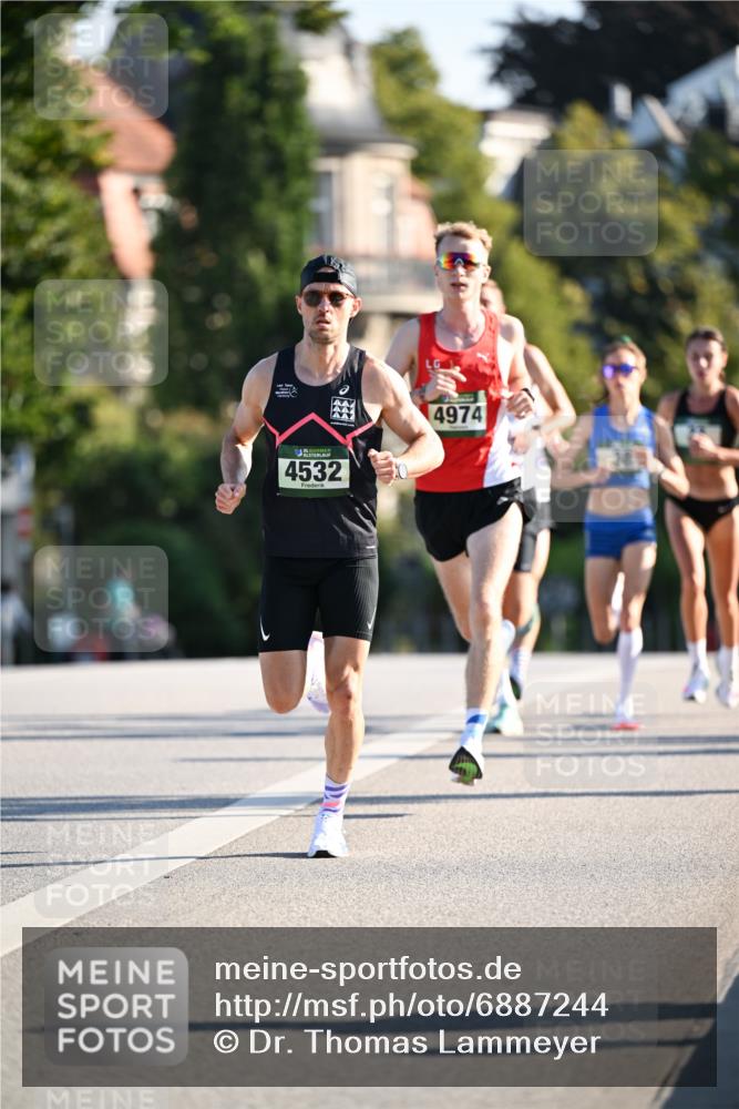 01.09.2024 - BARMER Alsterlauf Dr. Thomas Lammeyer http://msf.ph/oto/6887244 01.09.2024 09:19:09 Laufen 4532, 4974, 38 meine-sportfotos.de