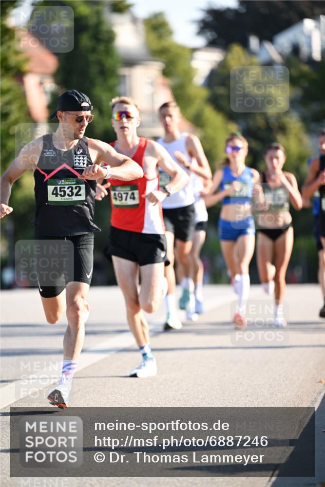 01.09.2024 - BARMER Alsterlauf Dr. Thomas Lammeyer http://msf.ph/oto/6887246 01.09.2024 09:19:09 Laufen 4532, 4974 meine-sportfotos.de