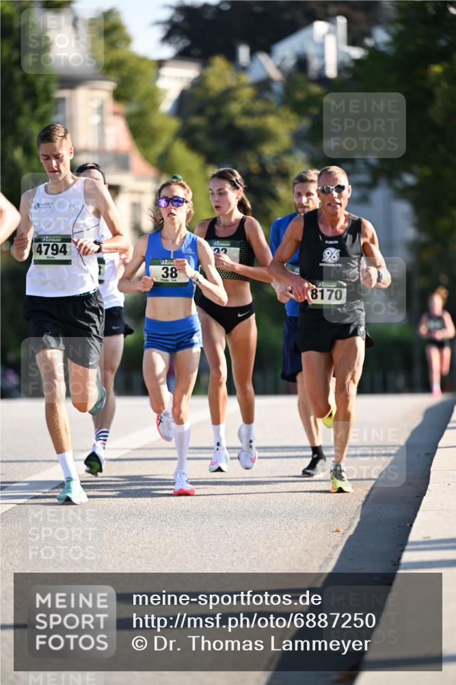 01.09.2024 - BARMER Alsterlauf Dr. Thomas Lammeyer http://msf.ph/oto/6887250 01.09.2024 09:19:10 Laufen 4794, 38, 22, 8170 meine-sportfotos.de