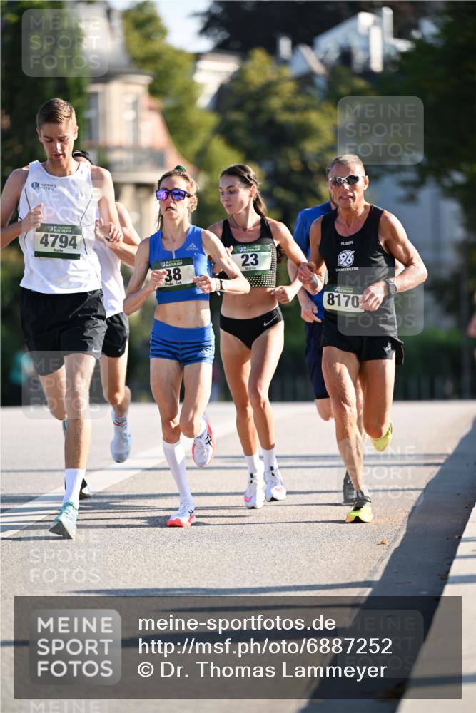 01.09.2024 - BARMER Alsterlauf Dr. Thomas Lammeyer http://msf.ph/oto/6887252 01.09.2024 09:19:10 Laufen 4794, 38, 23, 8170 meine-sportfotos.de
