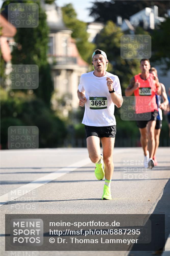 01.09.2024 - BARMER Alsterlauf Dr. Thomas Lammeyer http://msf.ph/oto/6887295 01.09.2024 09:19:28 Laufen 35, 3693, 2005 meine-sportfotos.de