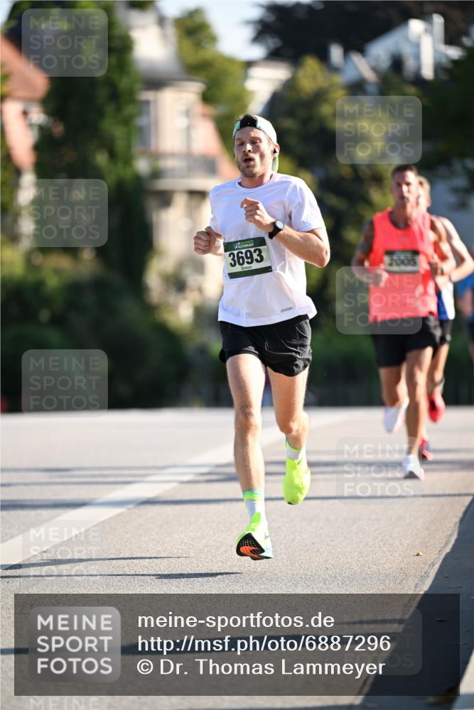 01.09.2024 - BARMER Alsterlauf Dr. Thomas Lammeyer http://msf.ph/oto/6887296 01.09.2024 09:19:28 Laufen 3693 meine-sportfotos.de