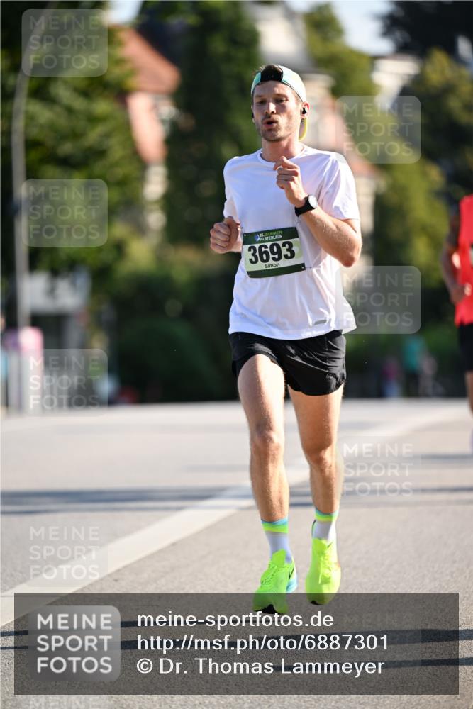01.09.2024 - BARMER Alsterlauf Dr. Thomas Lammeyer http://msf.ph/oto/6887301 01.09.2024 09:19:29 Laufen 3693 meine-sportfotos.de