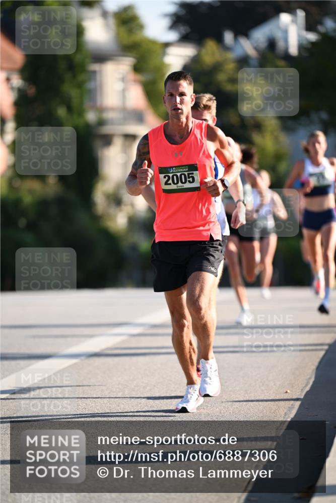 01.09.2024 - BARMER Alsterlauf Dr. Thomas Lammeyer http://msf.ph/oto/6887306 01.09.2024 09:19:30 Laufen 35, 2005 meine-sportfotos.de