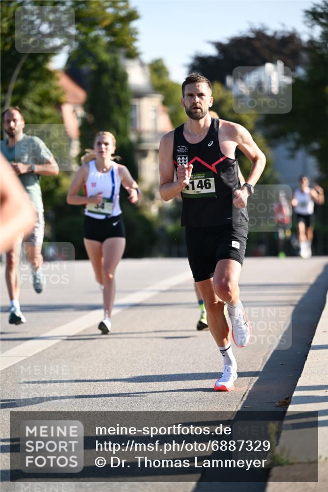 01.09.2024 - BARMER Alsterlauf Dr. Thomas Lammeyer http://msf.ph/oto/6887329 01.09.2024 09:19:34 Laufen 146 meine-sportfotos.de