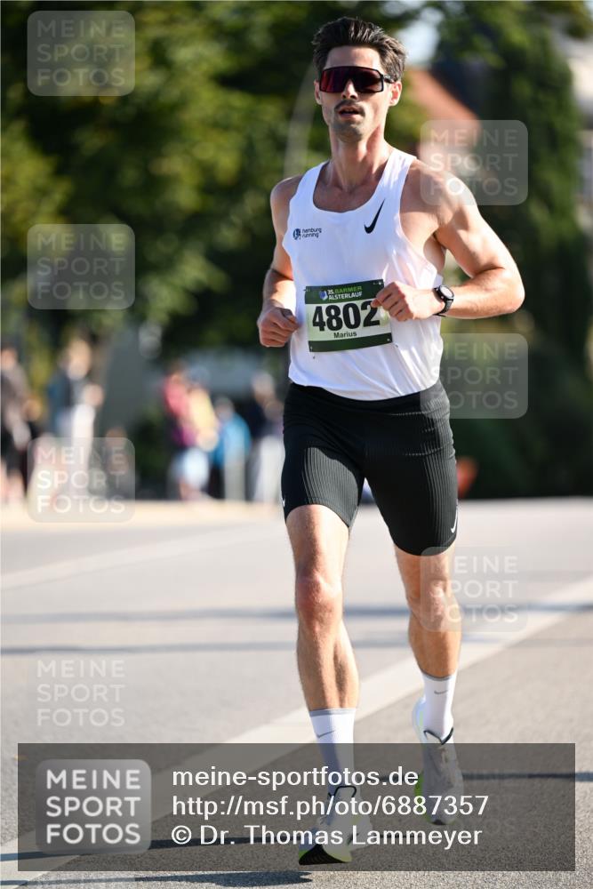 01.09.2024 - BARMER Alsterlauf Dr. Thomas Lammeyer http://msf.ph/oto/6887357 01.09.2024 09:19:42 Laufen 4802 meine-sportfotos.de