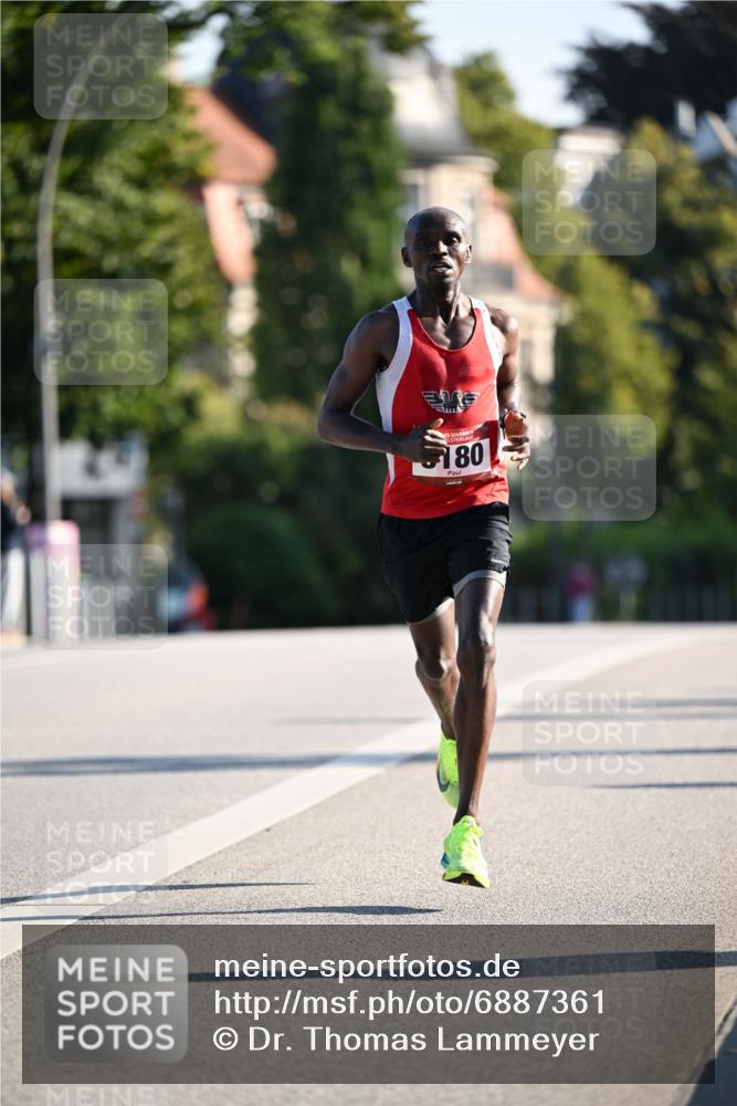 01.09.2024 - BARMER Alsterlauf Dr. Thomas Lammeyer http://msf.ph/oto/6887361 01.09.2024 09:19:43 Laufen 180 meine-sportfotos.de
