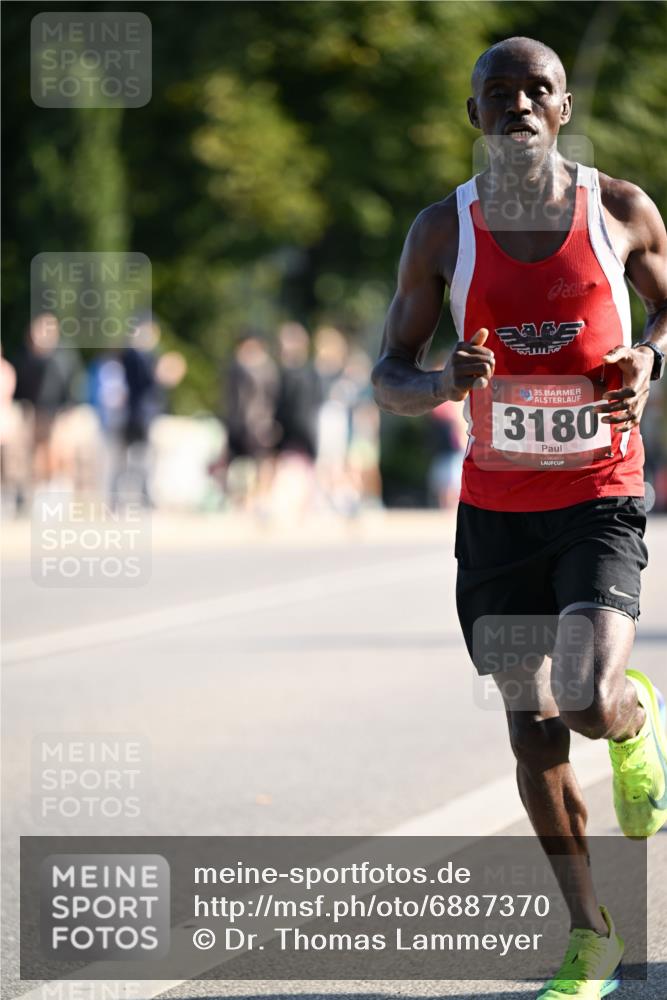 01.09.2024 - BARMER Alsterlauf Dr. Thomas Lammeyer http://msf.ph/oto/6887370 01.09.2024 09:19:44 Laufen 10, 35, 3180 meine-sportfotos.de