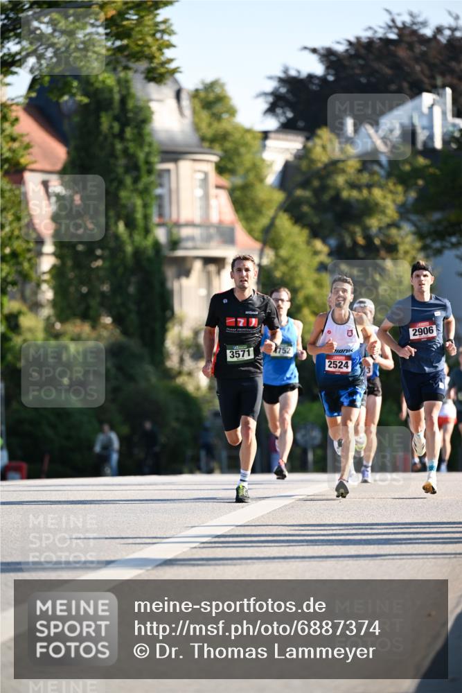 01.09.2024 - BARMER Alsterlauf Dr. Thomas Lammeyer http://msf.ph/oto/6887374 01.09.2024 09:19:57 Laufen 3571, 752, 2524, 2906 meine-sportfotos.de