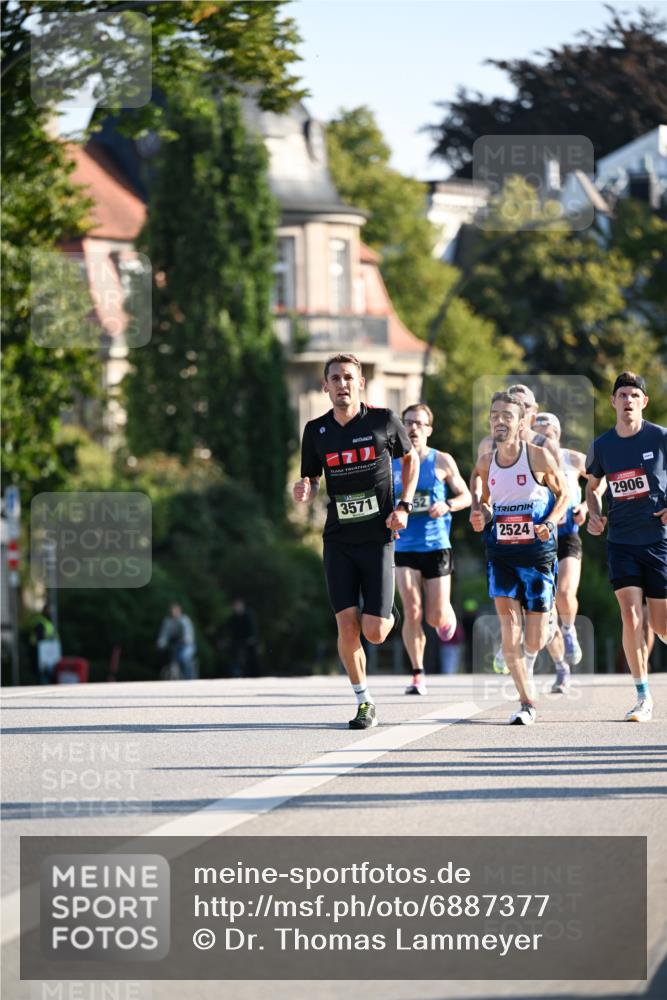 01.09.2024 - BARMER Alsterlauf Dr. Thomas Lammeyer http://msf.ph/oto/6887377 01.09.2024 09:19:58 Laufen 3571, 0, 2524, 2906 meine-sportfotos.de