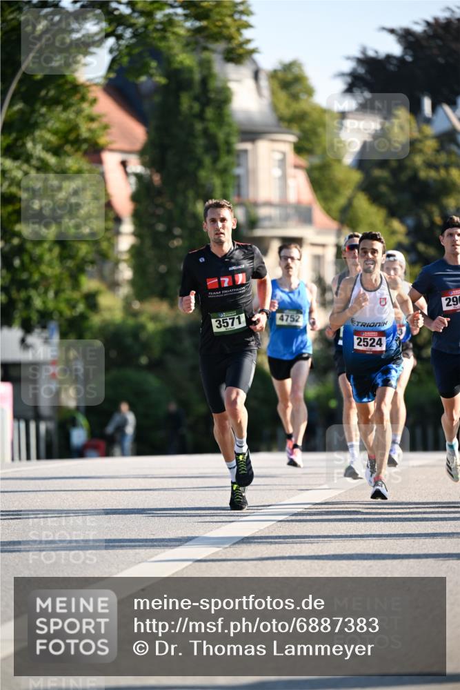 01.09.2024 - BARMER Alsterlauf Dr. Thomas Lammeyer http://msf.ph/oto/6887383 01.09.2024 09:19:58 Laufen 29, 3571, 4752, 2524 meine-sportfotos.de