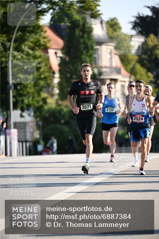 01.09.2024 - BARMER Alsterlauf Dr. Thomas Lammeyer http://msf.ph/oto/6887384 01.09.2024 09:19:58 Laufen 3571, 4752, 2524 meine-sportfotos.de