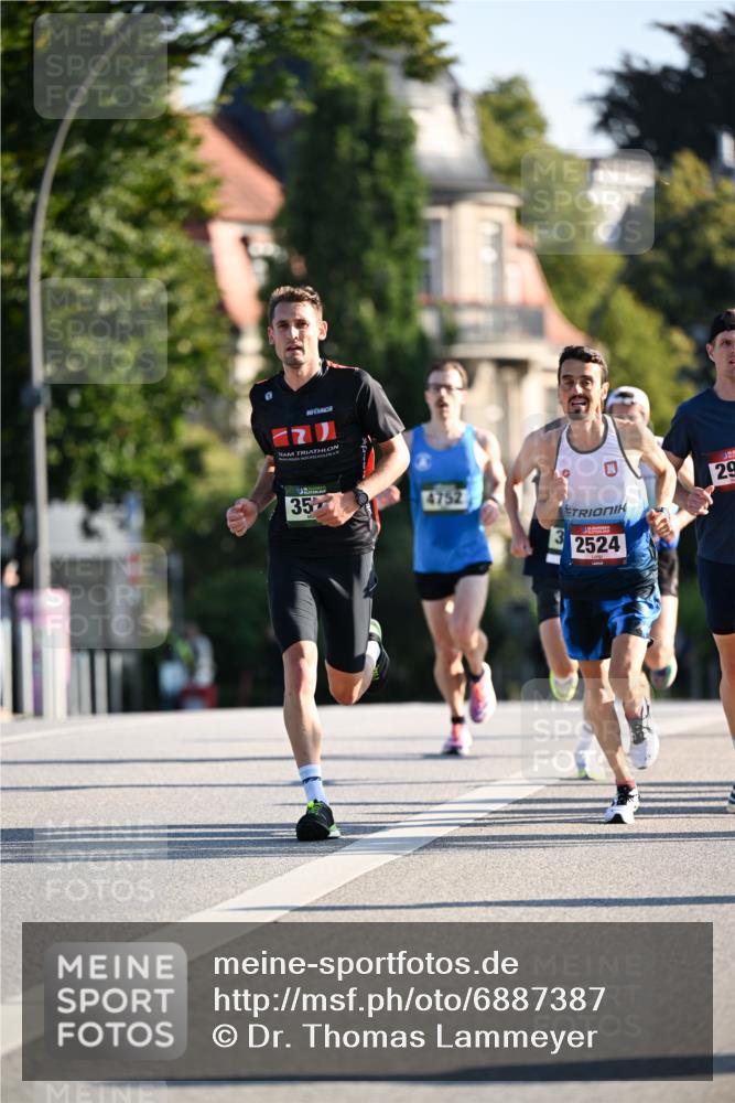 01.09.2024 - BARMER Alsterlauf Dr. Thomas Lammeyer http://msf.ph/oto/6887387 01.09.2024 09:19:59 Laufen 35, 4752, 2524, 29 meine-sportfotos.de