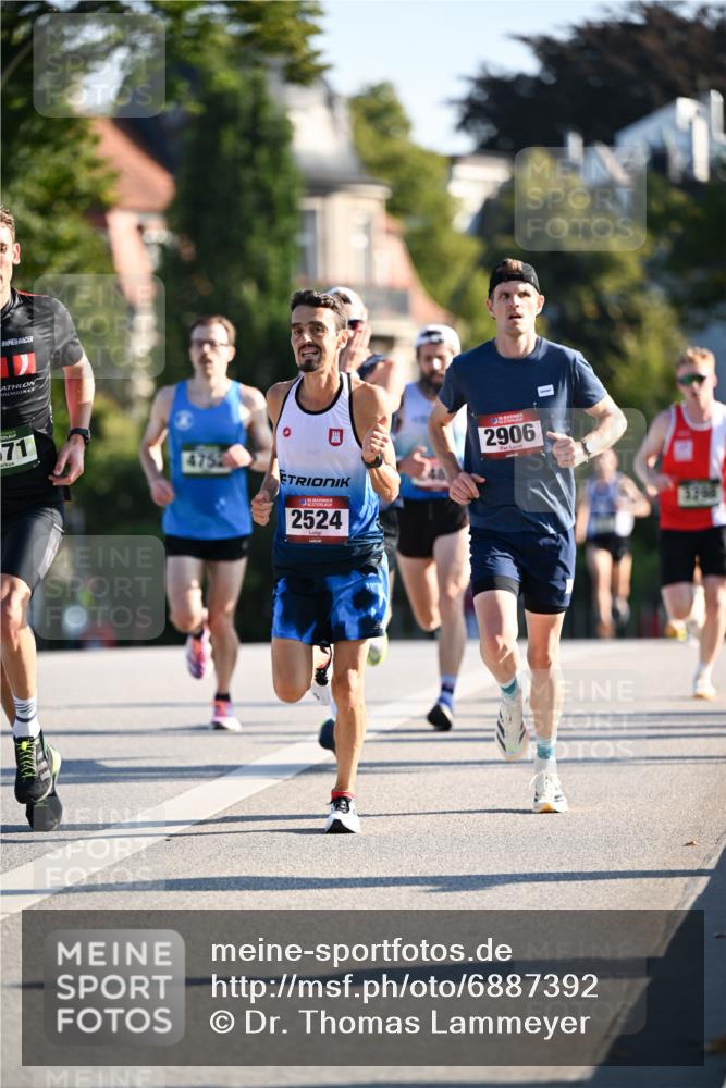 01.09.2024 - BARMER Alsterlauf Dr. Thomas Lammeyer http://msf.ph/oto/6887392 01.09.2024 09:20:00 Laufen 71, 0, 2524, 2906 meine-sportfotos.de