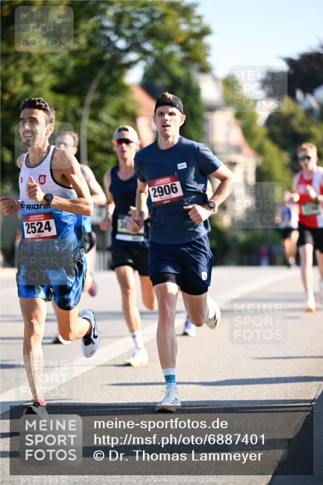 01.09.2024 - BARMER Alsterlauf Dr. Thomas Lammeyer http://msf.ph/oto/6887401 01.09.2024 09:20:01 Laufen 135, 2524, 2906 meine-sportfotos.de