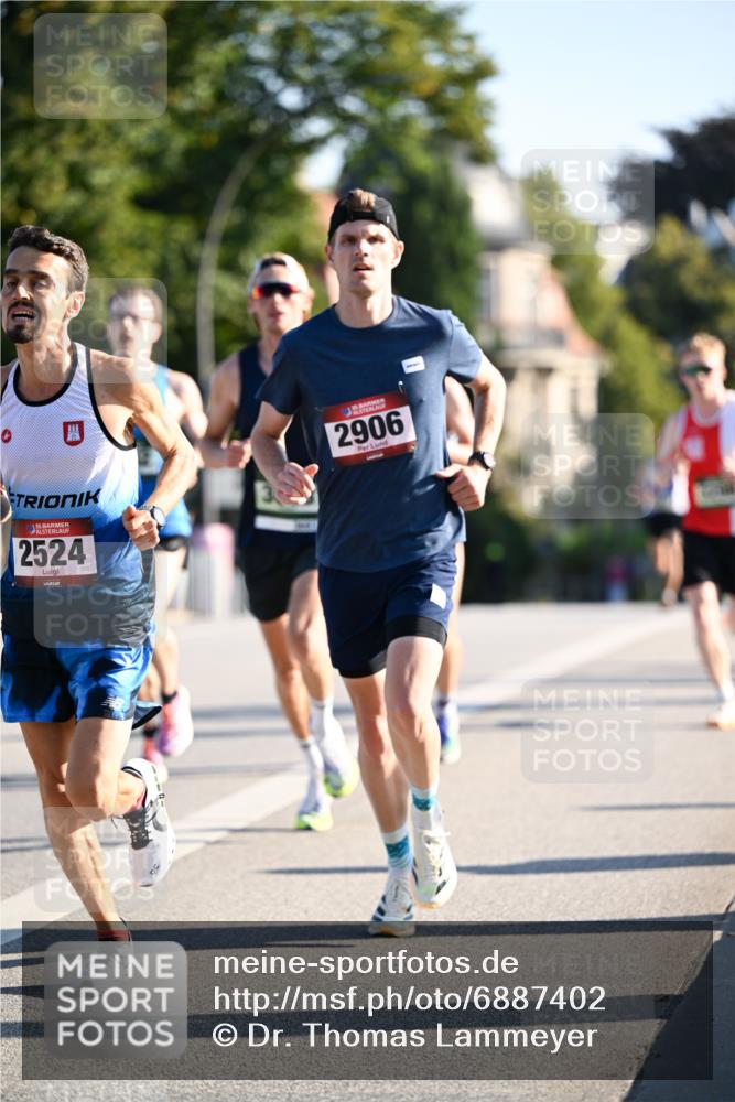 01.09.2024 - BARMER Alsterlauf Dr. Thomas Lammeyer http://msf.ph/oto/6887402 01.09.2024 09:20:01 Laufen 135, 2524, 2906 meine-sportfotos.de