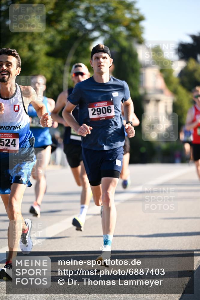 01.09.2024 - BARMER Alsterlauf Dr. Thomas Lammeyer http://msf.ph/oto/6887403 01.09.2024 09:20:02 Laufen 135, 524, 2906 meine-sportfotos.de