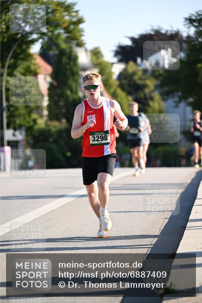 01.09.2024 - BARMER Alsterlauf Dr. Thomas Lammeyer http://msf.ph/oto/6887409 01.09.2024 09:20:03 Laufen 3298 meine-sportfotos.de