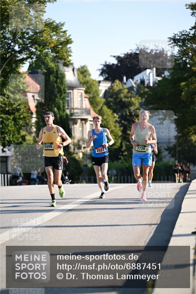 01.09.2024 - BARMER Alsterlauf Dr. Thomas Lammeyer http://msf.ph/oto/6887451 01.09.2024 09:20:16 Laufen 5095, 2527, 3729 meine-sportfotos.de