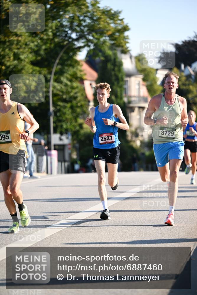 01.09.2024 - BARMER Alsterlauf Dr. Thomas Lammeyer http://msf.ph/oto/6887460 01.09.2024 09:20:18 Laufen 095, 2527, 3729 meine-sportfotos.de