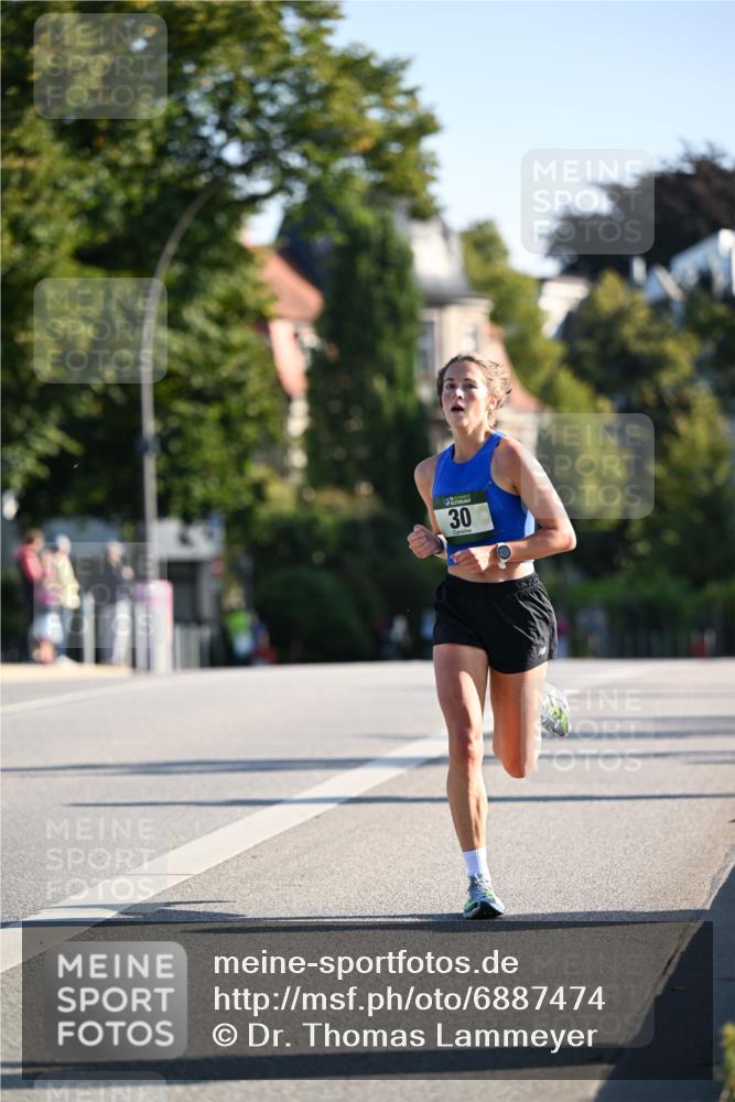 01.09.2024 - BARMER Alsterlauf Dr. Thomas Lammeyer http://msf.ph/oto/6887474 01.09.2024 09:20:21 Laufen 30 meine-sportfotos.de