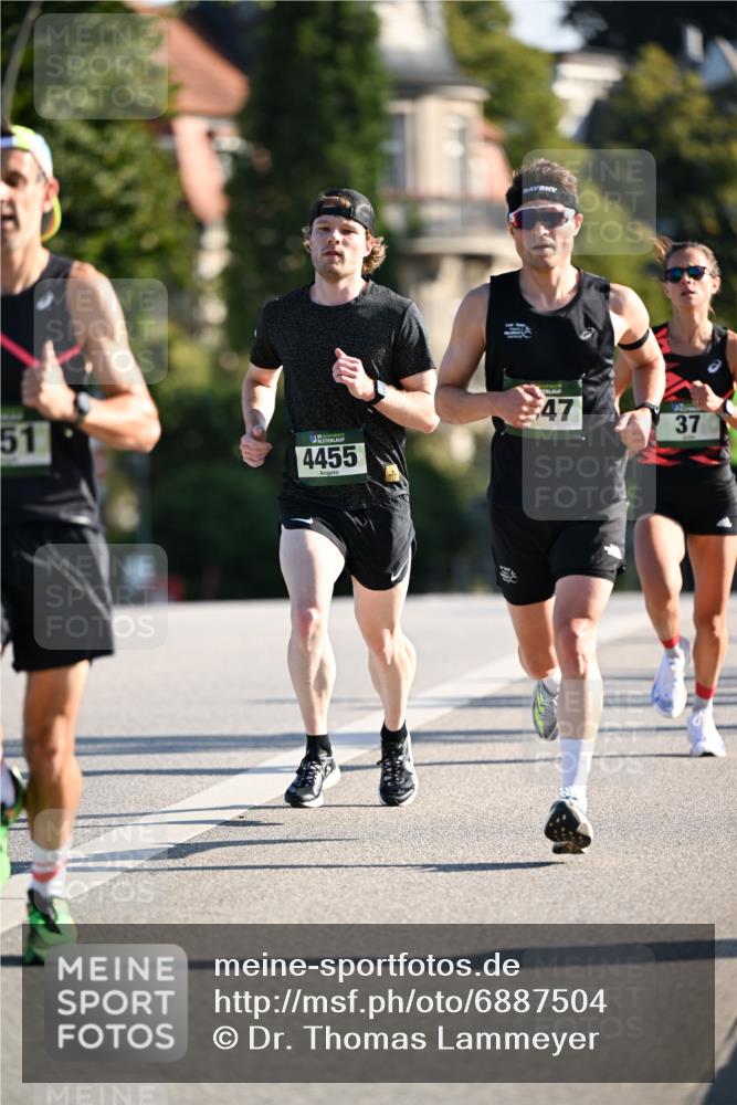 01.09.2024 - BARMER Alsterlauf Dr. Thomas Lammeyer http://msf.ph/oto/6887504 01.09.2024 09:20:34 Laufen 51, 35, 4455, 47, 37 meine-sportfotos.de