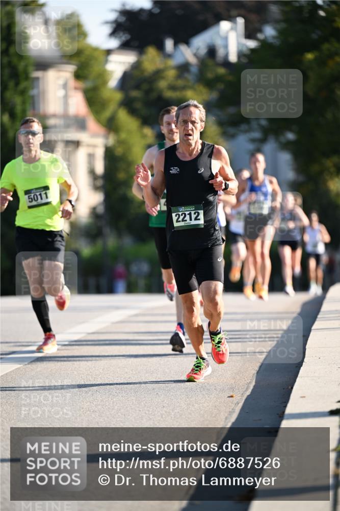 01.09.2024 - BARMER Alsterlauf Dr. Thomas Lammeyer http://msf.ph/oto/6887526 01.09.2024 09:20:38 Laufen 5011, 2212 meine-sportfotos.de