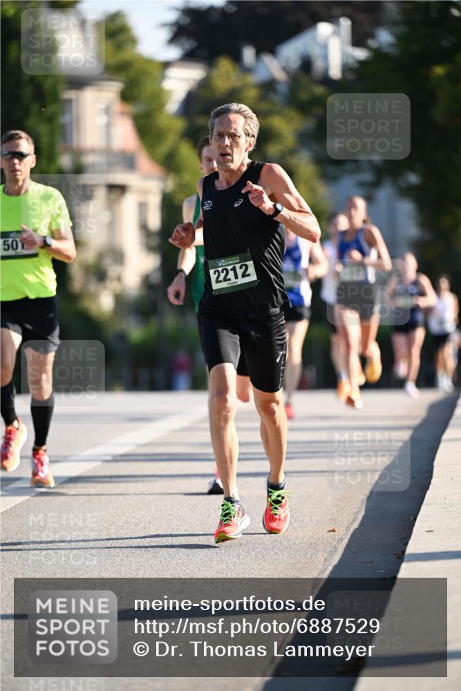 01.09.2024 - BARMER Alsterlauf Dr. Thomas Lammeyer http://msf.ph/oto/6887529 01.09.2024 09:20:38 Laufen 50, 2212 meine-sportfotos.de