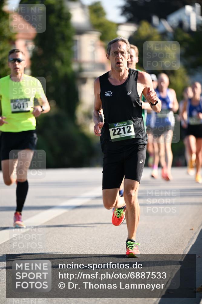 01.09.2024 - BARMER Alsterlauf Dr. Thomas Lammeyer http://msf.ph/oto/6887533 01.09.2024 09:20:39 Laufen 5011, 135, 2212 meine-sportfotos.de