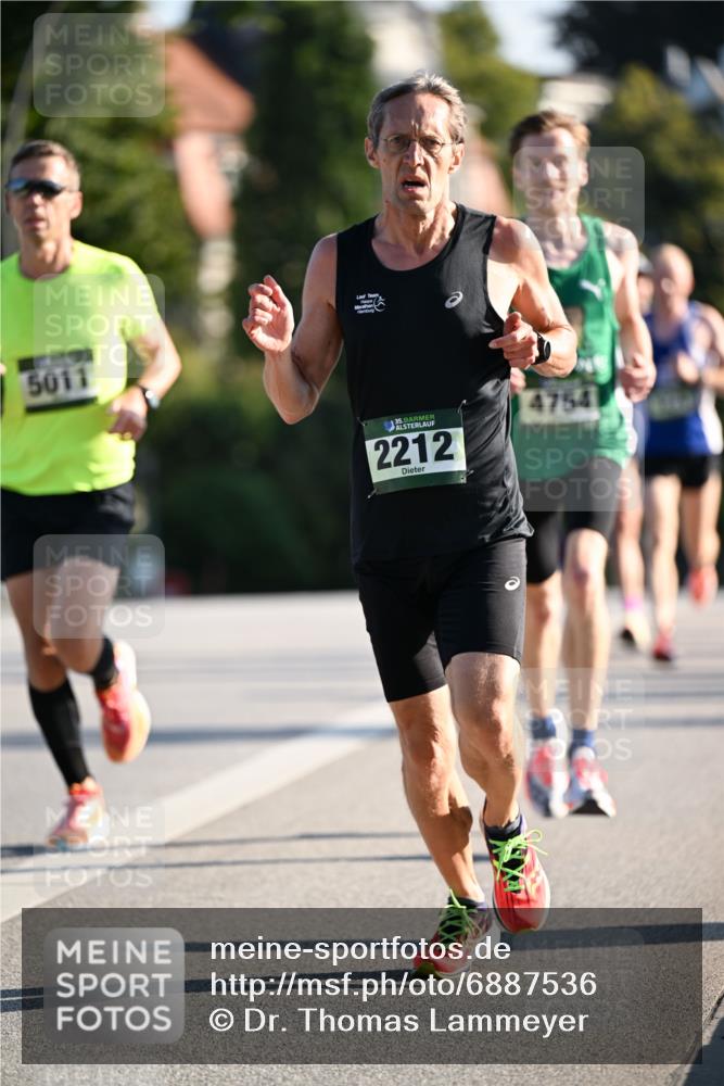 01.09.2024 - BARMER Alsterlauf Dr. Thomas Lammeyer http://msf.ph/oto/6887536 01.09.2024 09:20:39 Laufen 5011, 35, 2212, 4754 meine-sportfotos.de