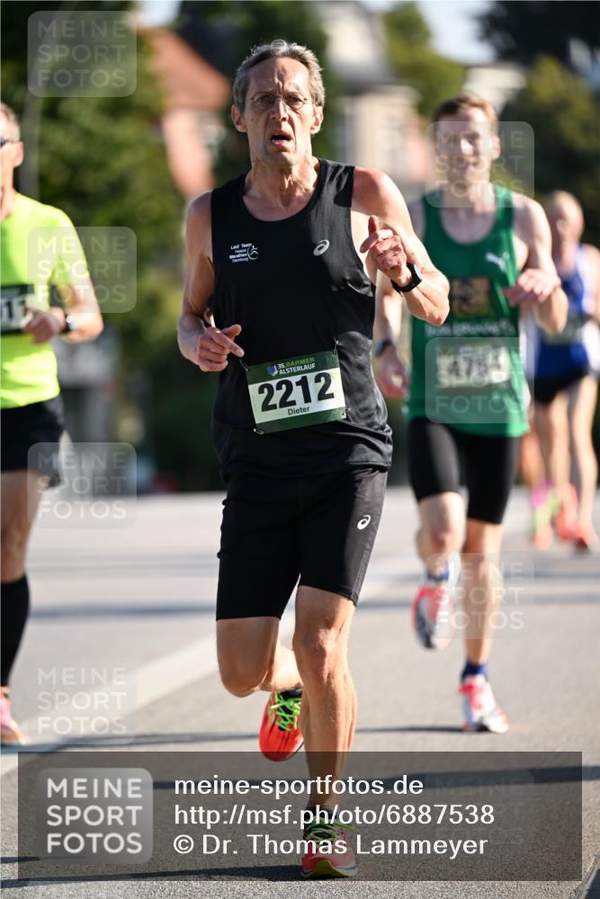 01.09.2024 - BARMER Alsterlauf Dr. Thomas Lammeyer http://msf.ph/oto/6887538 01.09.2024 09:20:40 Laufen 6135, 2212, 4754 meine-sportfotos.de