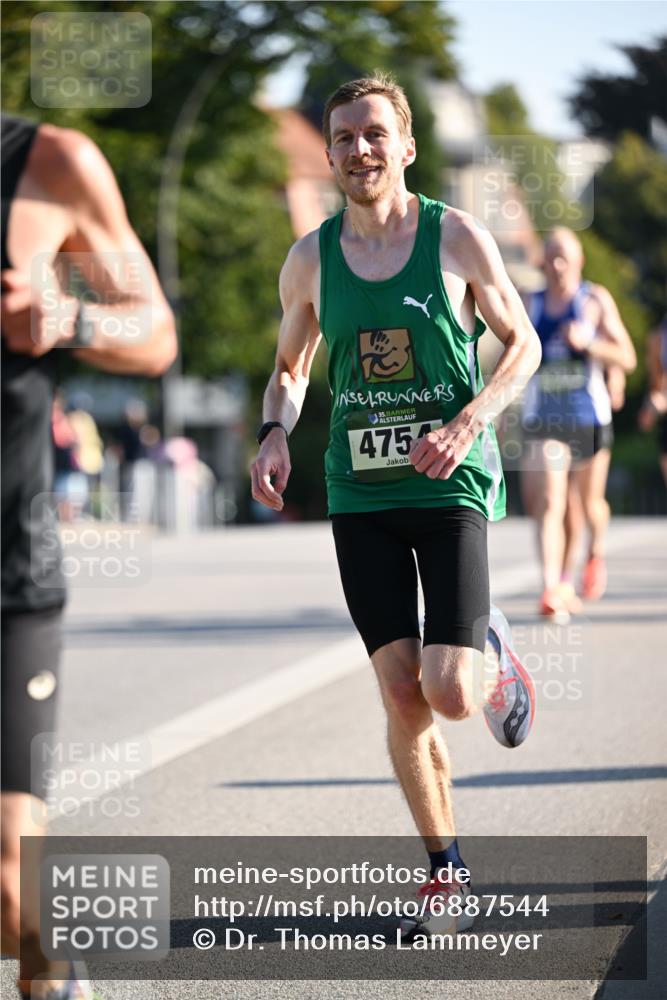 01.09.2024 - BARMER Alsterlauf Dr. Thomas Lammeyer http://msf.ph/oto/6887544 01.09.2024 09:20:41 Laufen 35, 475 meine-sportfotos.de