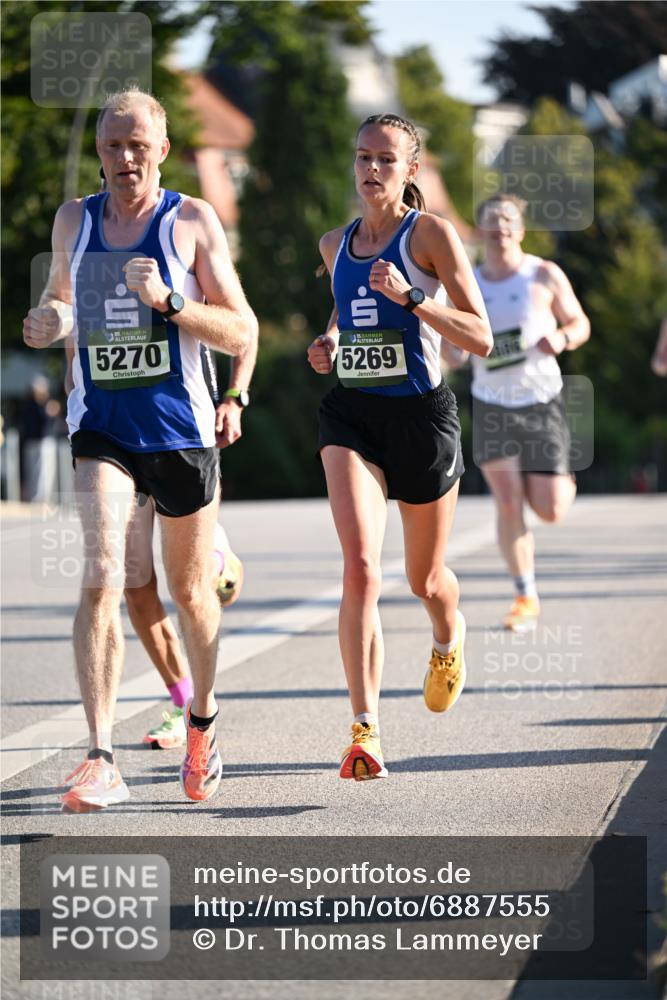 01.09.2024 - BARMER Alsterlauf Dr. Thomas Lammeyer http://msf.ph/oto/6887555 01.09.2024 09:20:42 Laufen 135, 5270, 35, 5269 meine-sportfotos.de