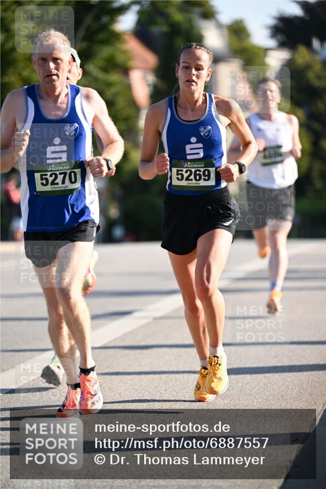 01.09.2024 - BARMER Alsterlauf Dr. Thomas Lammeyer http://msf.ph/oto/6887557 01.09.2024 09:20:43 Laufen 35, 5270, 35, 5269 meine-sportfotos.de