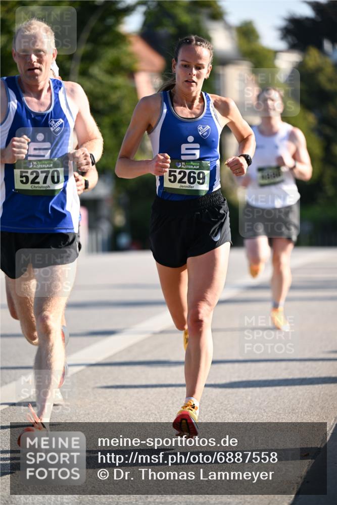 01.09.2024 - BARMER Alsterlauf Dr. Thomas Lammeyer http://msf.ph/oto/6887558 01.09.2024 09:20:43 Laufen 1921, 35, 5270, 35, 5269 meine-sportfotos.de