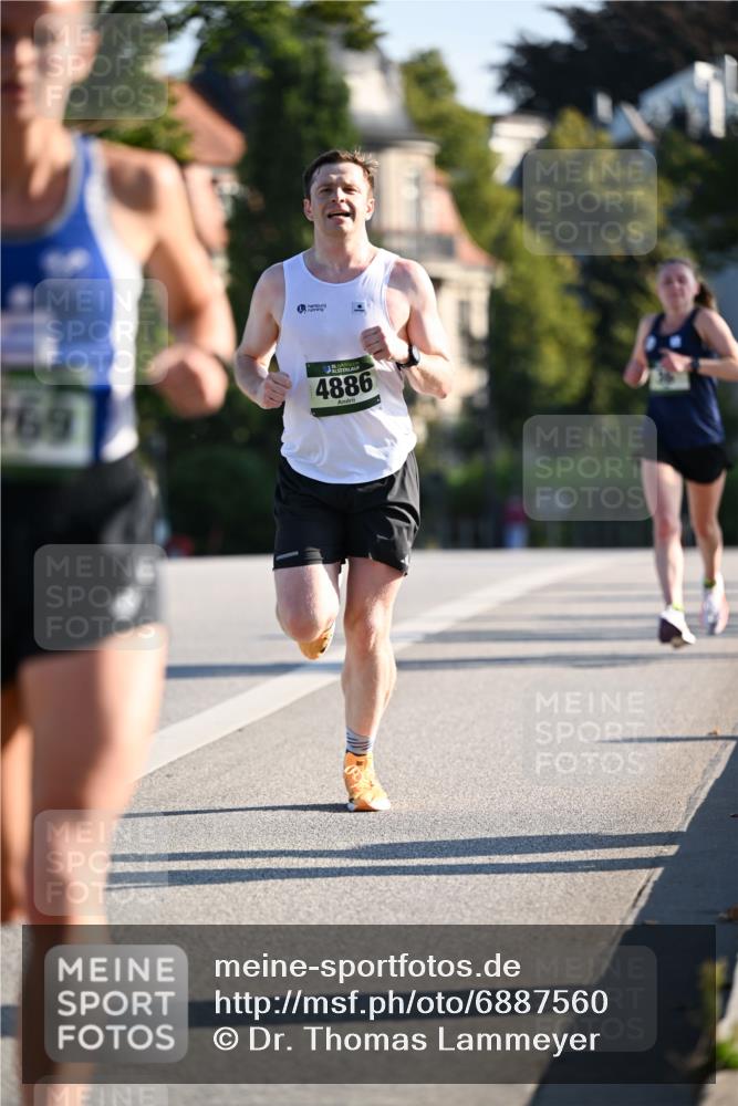 01.09.2024 - BARMER Alsterlauf Dr. Thomas Lammeyer http://msf.ph/oto/6887560 01.09.2024 09:20:44 Laufen 769, 4886 meine-sportfotos.de